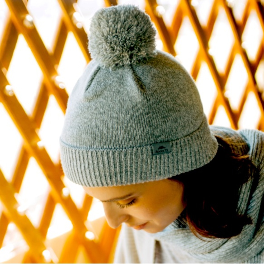 Roots73 Shelty Knit Toque Grey Mix Pom Pom Winter Hat NWT